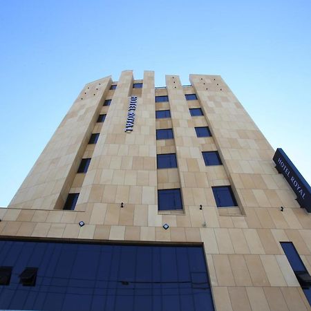 Royal Hotel Csongup Kültér fotó