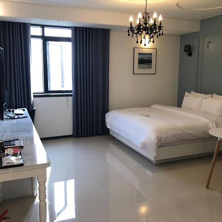 Royal Hotel Csongup Kültér fotó