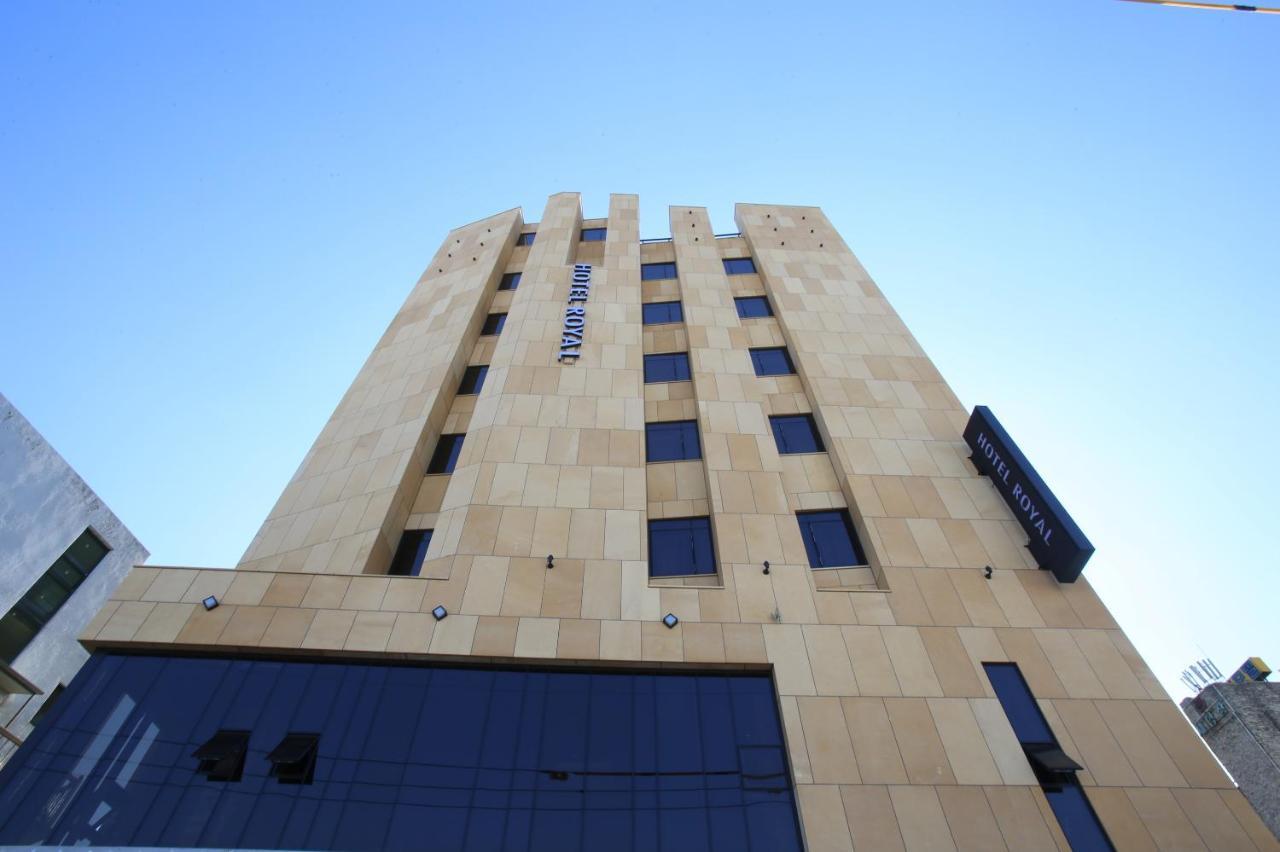 Royal Hotel Csongup Kültér fotó