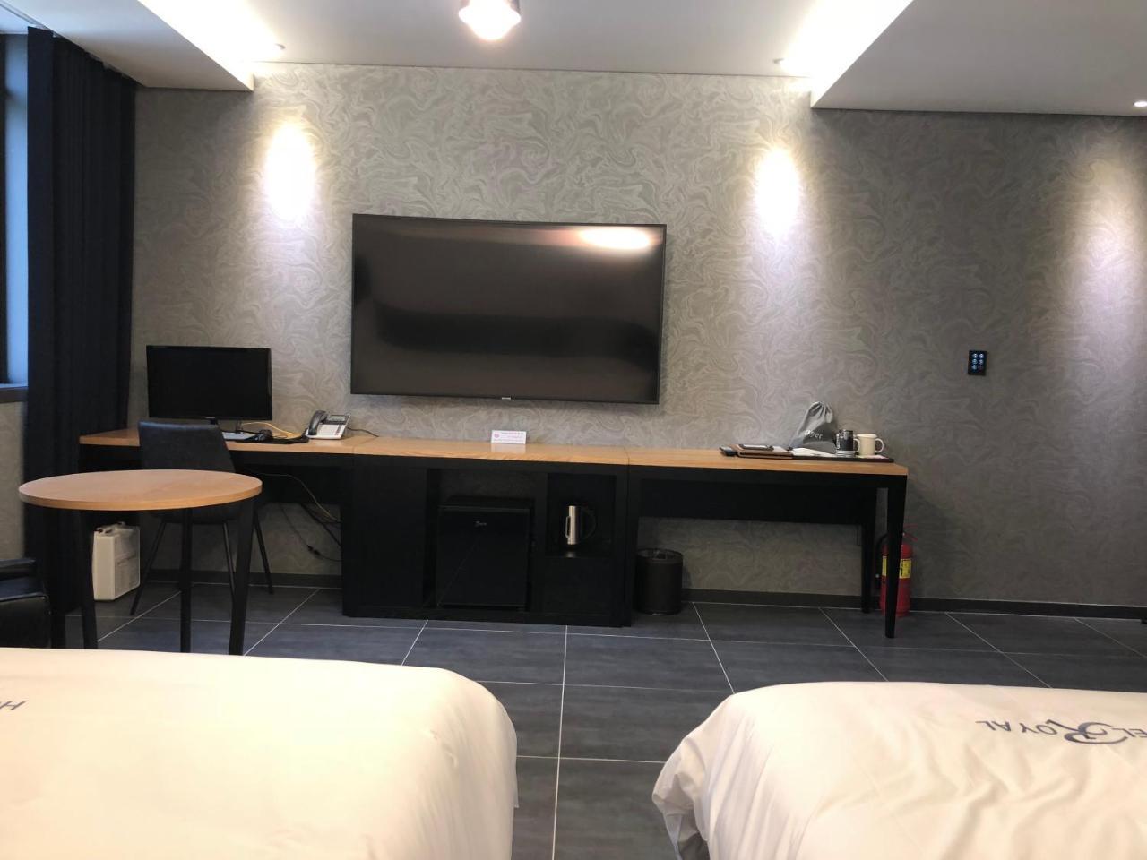 Royal Hotel Csongup Kültér fotó
