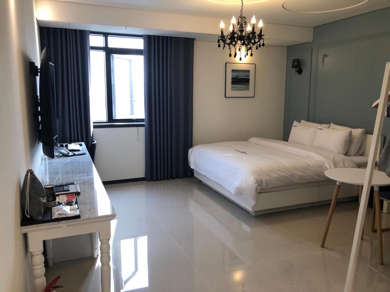 Royal Hotel Csongup Kültér fotó