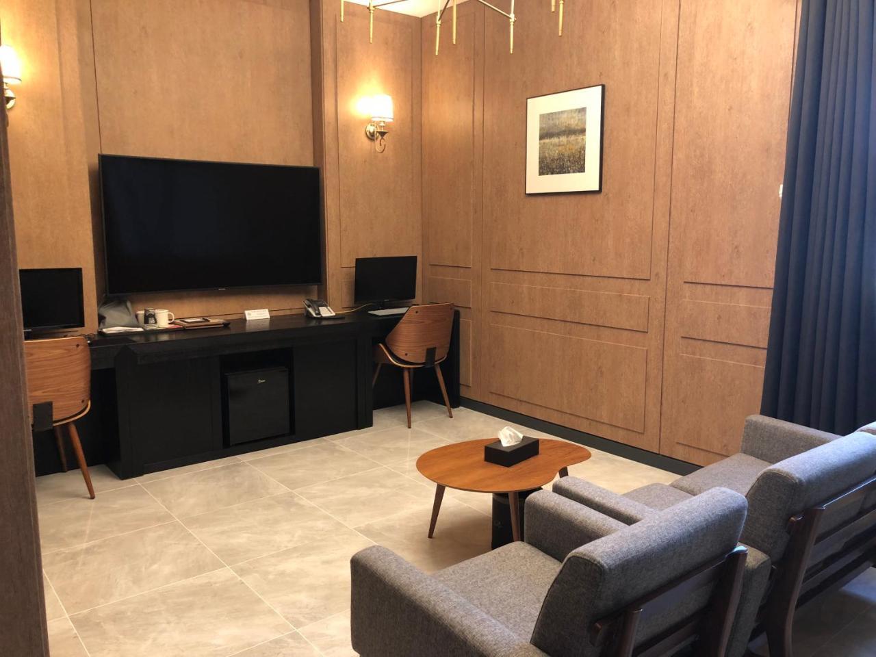 Royal Hotel Csongup Kültér fotó